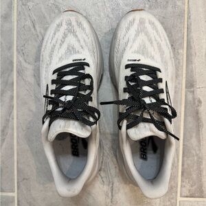 Brooks Launch 11 excellent condition